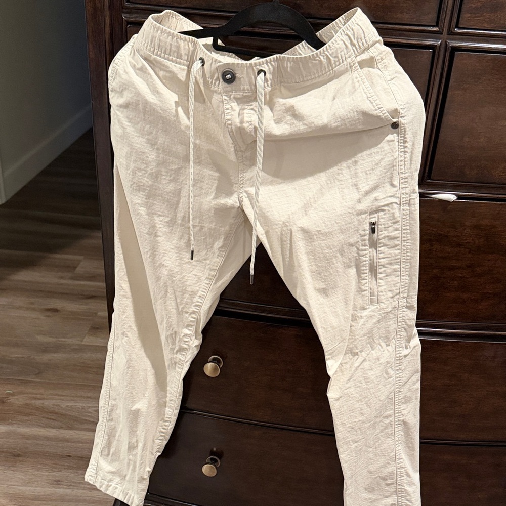NWOT Vuori Ripstop pants